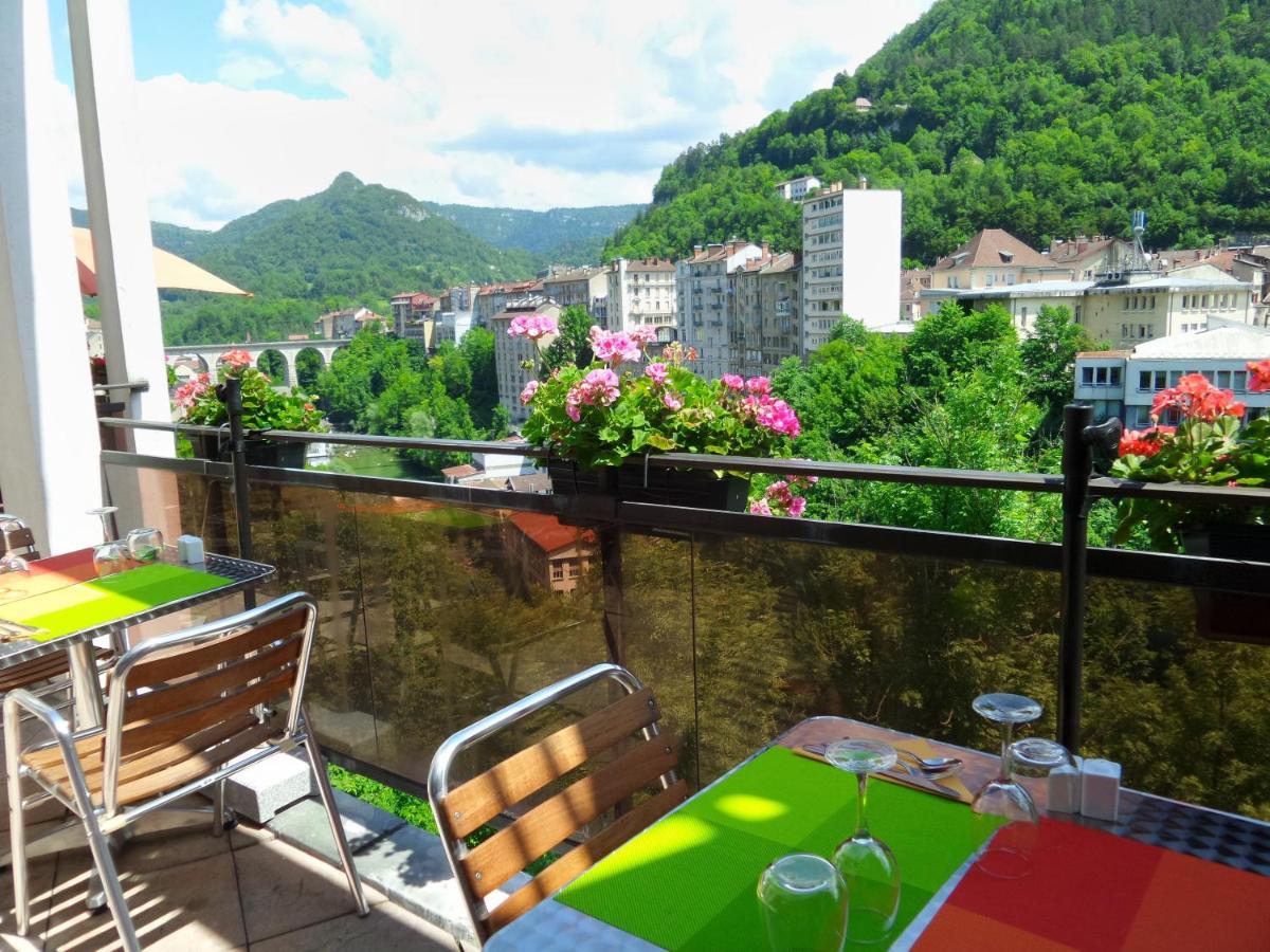 Jura Hotel Restaurant Le Panoramic Saint-Claude Bagian luar foto