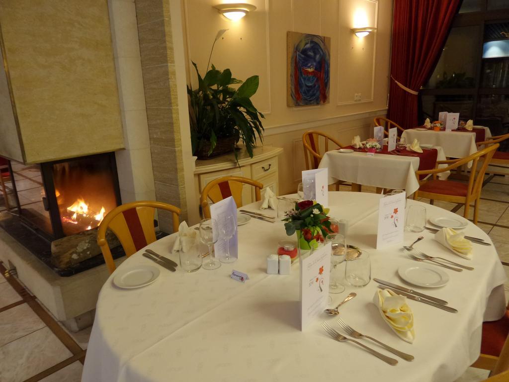 Jura Hotel Restaurant Le Panoramic Saint-Claude Bagian luar foto
