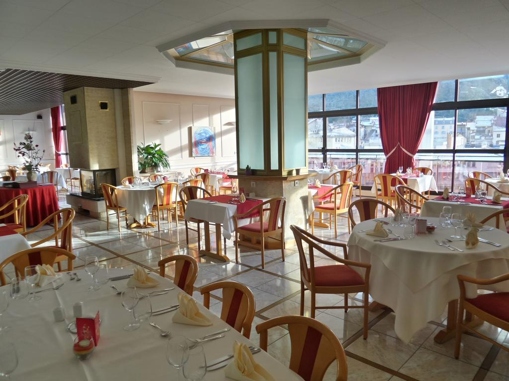 Jura Hotel Restaurant Le Panoramic Saint-Claude Bagian luar foto