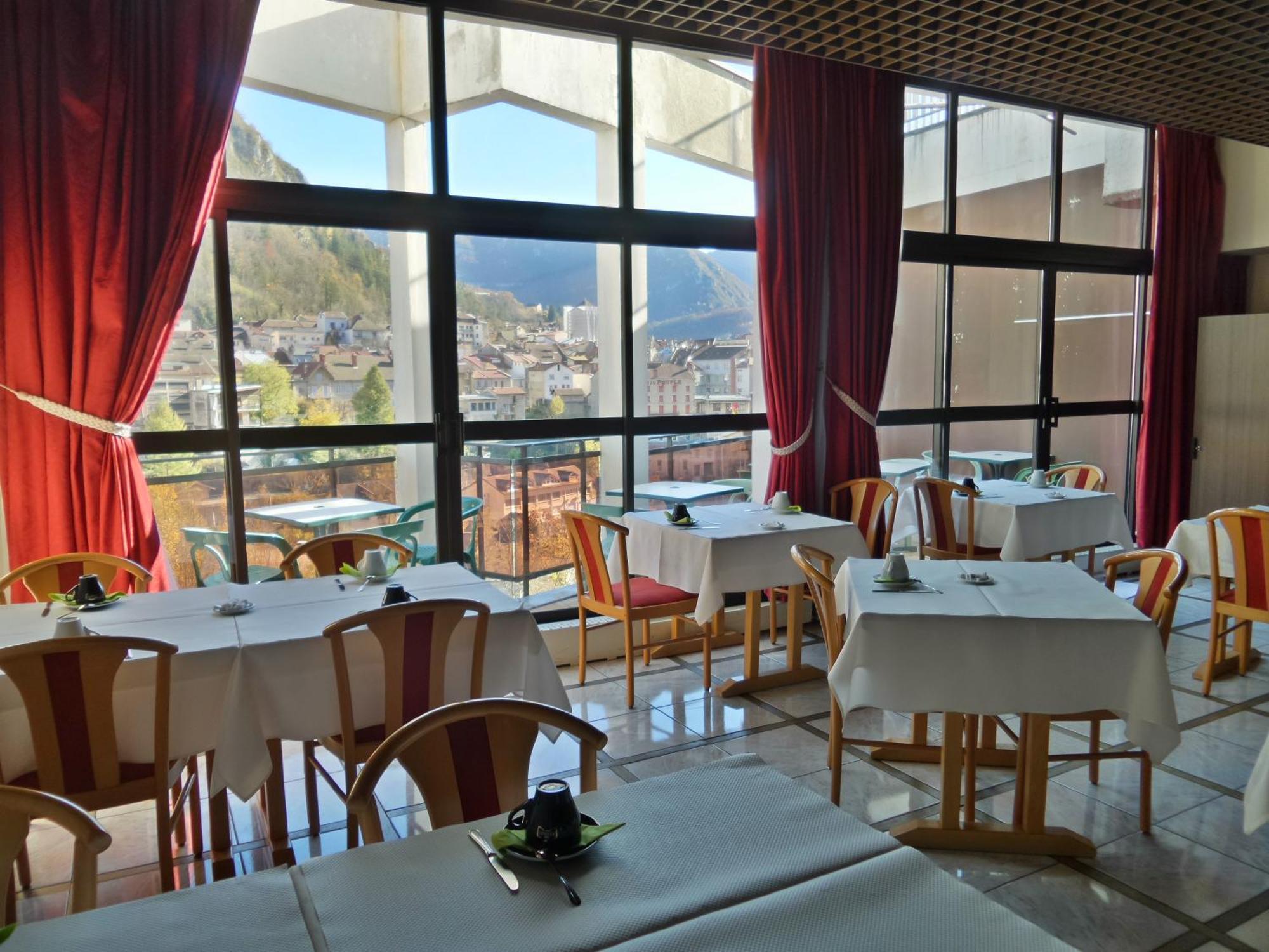 Jura Hotel Restaurant Le Panoramic Saint-Claude Bagian luar foto