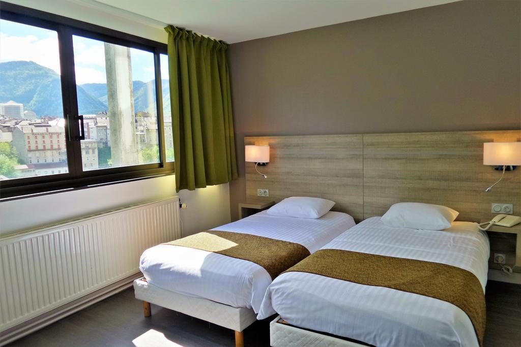 Jura Hotel Restaurant Le Panoramic Saint-Claude Bagian luar foto